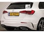 Mercedes-Benz A-klasse 180 Business Solution AMG Night Upgrade | HALF LEDER | STOELVERWARMING | APPLE | SFEERVERLICHTING