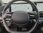 Hyundai Ioniq 6 Lounge 77.4 kWh Automaat / SOH 100% / Fabrieksgarantie tot 03-2028 / Dealer onderhouden / CCS snellader / Elektrische stoelen met Relax / Head Up Display / warmtepomp / Camera / Apple Carplay Android / 18" LM wielen / Stuur- Stoel & Achterbank verwarming / Stoelventilatie /