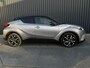 Toyota C-HR / C-HR+ 1.8 Hybrid Bi-tone | Trekhaak afnb. | Dodehoeksensoren | Stuur & Stoel verw. | Prijs Rijklaar!!