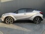 Toyota C-HR / C-HR+ 1.8 Hybrid Bi-tone | Trekhaak afnb. | Dodehoeksensoren | Stuur & Stoel verw. | Prijs Rijklaar!!