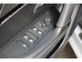 Peugeot e-2008 EV GT Pack 50 kWh | Fase 3 | Navigatie | Camera | Panorama/schuifdak | Stoelverwarming | 18 Inch | Alcantara |