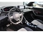 Peugeot e-2008 EV GT Pack 50 kWh | Fase 3 | Navigatie | Camera | Panorama/schuifdak | Stoelverwarming | 18 Inch | Alcantara |