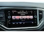 Volkswagen T-Roc 1.5 TSI 150pk DSG Style | Trekhaak | Navigatie | Stoelverwarming | Dodehoeksensor