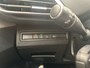 Peugeot 3008 1.6 HYbrid 225 GT Black Pack | Camera | Focal | Carplay | 19" Lichtmetaal | Adaptieve Cruise | Leder/Alcantara | LED | Achteruitrijcamera | Apple Carplay/Android Auto|telefoonintegratie premium | Cruise control adaptief met Stop&Go