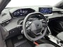 Peugeot e-2008 EV Allure Avantage 54 kWh 156pk Automaat | 3 Fase | Navigatie | 360 Camera | Dodehoekdetectie | Keyless Entry/Start | 17"LMV | Apple Carplay/Android Auto |