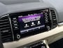 Skoda Karoq 1.5 TSI ACT Deluxe 150Pk Automaat (PANORAMADAK, APPLE CARPLAY, LEDER, ZWART HEMEL, CANTON AUDIO, STOELVERWARMING, ADAPTIVE CRUISE, KEYLESS, GETINT GLAS, CAMERA, NIEUWSTAAT)
