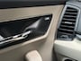 Skoda Karoq 1.5 TSI ACT Deluxe 150Pk Automaat (PANORAMADAK, APPLE CARPLAY, LEDER, ZWART HEMEL, CANTON AUDIO, STOELVERWARMING, ADAPTIVE CRUISE, KEYLESS, GETINT GLAS, CAMERA, NIEUWSTAAT)