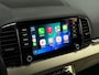 Skoda Karoq 1.5 TSI ACT Deluxe 150Pk Automaat (PANORAMADAK, APPLE CARPLAY, LEDER, ZWART HEMEL, CANTON AUDIO, STOELVERWARMING, ADAPTIVE CRUISE, KEYLESS, GETINT GLAS, CAMERA, NIEUWSTAAT)
