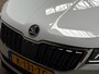 Skoda Karoq 1.5 TSI ACT Deluxe 150Pk Automaat (PANORAMADAK, APPLE CARPLAY, LEDER, ZWART HEMEL, CANTON AUDIO, STOELVERWARMING, ADAPTIVE CRUISE, KEYLESS, GETINT GLAS, CAMERA, NIEUWSTAAT)
