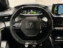 Peugeot 2008 1.2 PureTech GT Line (VIRTUAL COCKPIT, APPLE CARPLAY, GROOT NAVI, KEYLESS, LEDER/ALCANTARA, 360 CAMERA, STOELVERWARMING, GETINT GLAS, ADAPTIVE CRUISE, TREKHAAK, NIEUWSTAAT)