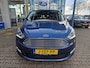Ford C-Max 1.0 Titanium Full Options! | Volledig dealer onderhouden | Trekhaak | Stoel stuur en voorruitverwarming | All weather banden | Parking Pack incl camera | Beide voorstoelen in hoogte verstelbaar | Bi xenon verl.