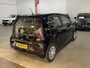 Volkswagen Up! 1.0 BMT move up! / Navigatie via App