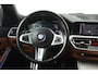BMW 3-Serie 330i High Executive Edition (STOELVERWARMING, SFEERVERLICHTING, ACHTERUITRIJCAMERA, NAVIGATIE, PARKEERSENSOREN)
