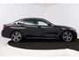 BMW 3-Serie 330i High Executive Edition (STOELVERWARMING, SFEERVERLICHTING, ACHTERUITRIJCAMERA, NAVIGATIE, PARKEERSENSOREN)