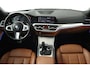 BMW 3-Serie 330i High Executive Edition (STOELVERWARMING, SFEERVERLICHTING, ACHTERUITRIJCAMERA, NAVIGATIE, PARKEERSENSOREN)