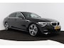 BMW 3-Serie 330i High Executive Edition (STOELVERWARMING, SFEERVERLICHTING, ACHTERUITRIJCAMERA, NAVIGATIE, PARKEERSENSOREN)