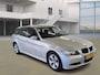 BMW 3-Serie Touring 318i|APK 23-01-2027|NAVI|PSENSOR|TREKHAAK|2XSLEUTELS|CRUISE|AIRCO