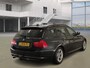 BMW 3-Serie Touring 318i High Executive|PANO|PSENSOR|STOELVERW|6BAK
