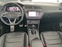 Volkswagen Tiguan 1.5 TSI 2x R-line Achteruitrijcamera - Virtual dashboard - Apple carplay - Navigatie - Parkeersensoren - Licht metalen velgen 20 inch - Mistlampen - Dakrails - IQ light - Hill hold functie - Radio - Extra getint glas - Lederen bekleding - Stuur multifunctioneel - Stoelverwarming - stuurverwarming - Regensensor - Bluetooth