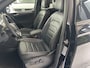 Volkswagen Tiguan 1.5 TSI 2x R-line Achteruitrijcamera - Virtual dashboard - Apple carplay - Navigatie - Parkeersensoren - Licht metalen velgen 20 inch - Mistlampen - Dakrails - IQ light - Hill hold functie - Radio - Extra getint glas - Lederen bekleding - Stuur multifunctioneel - Stoelverwarming - stuurverwarming - Regensensor - Bluetooth