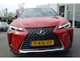 Lexus UX 250h Preference Line STOELVERW STUURVERW BLIND-SPOT KEY-LESS CARPLAY