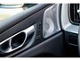 Volvo XC60 Plug-in Hybrid T6 AWD Plus Black Edition | Bowers & Wilkins Audio | Luchtvering | Stoelmassage | Stoelverwarming en Ventilatie | Head-up Display | 360 Camera | Schuif-/Kanteldak| Getint glas | Alarm | Trekhaak |