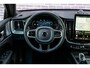 Volvo XC60 Plug-in Hybrid T6 AWD Plus Black Edition | Bowers & Wilkins Audio | Luchtvering | Stoelmassage | Stoelverwarming en Ventilatie | Head-up Display | 360 Camera | Schuif-/Kanteldak| Getint glas | Alarm | Trekhaak |