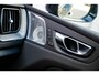 Volvo XC60 Plug-in Hybrid T6 AWD Plus Black Edition | Bowers & Wilkins Audio | Luchtvering | Stoelmassage | Stoelverwarming en Ventilatie | Head-up Display | 360 Camera | Schuif-/Kanteldak| Getint glas | Alarm | Trekhaak |