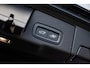Volvo XC60 Plug-in Hybrid T6 AWD Plus Black Edition | Bowers & Wilkins Audio | Luchtvering | Stoelmassage | Stoelverwarming en Ventilatie | Head-up Display | 360 Camera | Schuif-/Kanteldak| Getint glas | Alarm | Trekhaak |
