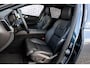 Volvo XC60 Plug-in Hybrid T6 AWD Plus Black Edition | Bowers & Wilkins Audio | Luchtvering | Stoelmassage | Stoelverwarming en Ventilatie | Head-up Display | 360 Camera | Schuif-/Kanteldak| Getint glas | Alarm | Trekhaak |
