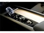 Volvo XC60 2.0 T8 AWD 335kW/456pk Aut8 Plug-in hybrid Plus Dark HARMAN/KARDON + PANORAMADAK + 360 CAMERA + HEAD-UP + BLIS + LANE ASSIST + STOEL-&STUURVERWARMING + ADAPT.CRUISE + PILOT ASSIST + MATRIX LED + KEYLESS ENTRY&GO + PARKSENSOREN V&A + 19" LM-VELGEN!!
