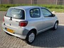 Toyota Yaris 1.0-16V VVT-i Terra 1e eigenaar! TOPSTAAT! DEALER ONDERHOUDEN l NIEUWE APK!
