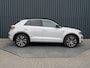 Volkswagen T-Roc 1.5 TSI Sport Business R | Apple Carplay/ Android Auto | Camera | 19'' | Trekhaak afnb. | Prijs Rijklaar!!