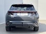 Hyundai Tucson 1.6 T-GDI HEV N Line Automaat / Nieuw Model / Fabrieksgarantie tot 11-2029 / 1.650 kg Trekgewicht / Stuur- & Stoelverwarming / Achteruitrijcamera / Elektrische achterklep / Apple Carplay Android Auto /