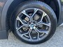 BMW X1 sDrive18i High Executive Xline // DEALER ONDERHOUDEN!! // SPORTSTOELEN // FULL LED // HALF LEER // CAMERA // TREKHAAK // NAVI // CLIMA // CRUISE !!
