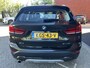 BMW X1 sDrive18i High Executive Xline // DEALER ONDERHOUDEN!! // SPORTSTOELEN // FULL LED // HALF LEER // CAMERA // TREKHAAK // NAVI // CLIMA // CRUISE !!