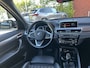 BMW X1 sDrive18i High Executive Xline // DEALER ONDERHOUDEN!! // SPORTSTOELEN // FULL LED // HALF LEER // CAMERA // TREKHAAK // NAVI // CLIMA // CRUISE !!