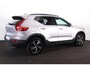 Volvo XC40 B3 Plus Dark - IntelliSafe Assist & Surround - 360º Camera - Harman Kardon audio - Adaptieve LED koplampen - Verwarmde voorstoelen & stuur - Parkeersensoren voor & achter - Elektr. bedienb. voorstoelen met geheugen links - Draadloze tel. lader - Standkachel - Extra getint glas - 18' LMV