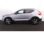Volvo XC40 B3 Plus Dark - IntelliSafe Assist & Surround - 360º Camera - Harman Kardon audio - Adaptieve LED koplampen - Verwarmde voorstoelen & stuur - Parkeersensoren voor & achter - Elektr. bedienb. voorstoelen met geheugen links - Draadloze tel. lader - Standkachel - Extra getint glas - 18' LMV