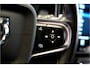 Volvo XC40 1.5 T5 Plug-in Hybrid 193kW/262pk DCT7 R-Design PANORAMADAK + LEER + ADAPT.CRUISE + PILOT ASSIST + NAVI SENSUS + BLIS + LANE ASSIST + PARKEERKLIMAAT + ACHTERUITRIJCAMERA + KEYLESS ENTRY&GO + PARKSENSOREN V&A + 19” LM-VELGEN!!