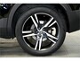 Volvo XC40 1.5 T5 Plug-in Hybrid 193kW/262pk DCT7 R-Design PANORAMADAK + LEER + ADAPT.CRUISE + PILOT ASSIST + NAVI SENSUS + BLIS + LANE ASSIST + PARKEERKLIMAAT + ACHTERUITRIJCAMERA + KEYLESS ENTRY&GO + PARKSENSOREN V&A + 19” LM-VELGEN!!