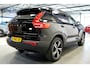 Volvo XC40 1.5 T5 Plug-in Hybrid 193kW/262pk DCT7 R-Design PANORAMADAK + LEER + ADAPT.CRUISE + PILOT ASSIST + NAVI SENSUS + BLIS + LANE ASSIST + PARKEERKLIMAAT + ACHTERUITRIJCAMERA + KEYLESS ENTRY&GO + PARKSENSOREN V&A + 19” LM-VELGEN!!
