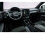 Volvo XC40 1.5 T4 Plug-in Hybrid Plus Dark | PHEV | Harman Kardon Audio | Achteruitrijcamera | Parkeersensoren | Elektrische Achterklep | Keyless Entry | Cruise Control Adaptief | BLIS | Lichtmetalen Velgen 19 inch | Apple Carplay | Android Auto
