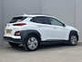Hyundai Kona Electric EV Fashion 64 kWh / Origineel NL auto / Cruise Control Adaptief / Lane Assist / Dode Hoek Detectie / Keyless Entry & Start / Apple Carplay & Android Auto / Navigatie / Lichtmetalen Velgen 17" / Head-Up Display /