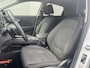 Hyundai Kona Electric EV Fashion 64 kWh / Origineel NL auto / Cruise Control Adaptief / Lane Assist / Dode Hoek Detectie / Keyless Entry & Start / Apple Carplay & Android Auto / Navigatie / Lichtmetalen Velgen 17" / Head-Up Display /
