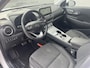 Hyundai Kona Electric EV Fashion 64 kWh / Origineel NL auto / Cruise Control Adaptief / Lane Assist / Dode Hoek Detectie / Keyless Entry & Start / Apple Carplay & Android Auto / Navigatie / Lichtmetalen Velgen 17" / Head-Up Display /