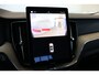 Volvo XC60 T6 350PK Plus Dark | Premium Pack | Pano-dak | 360° | HUD | Trekhaak | All season