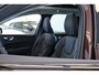 Volvo XC60 T6 350PK Plus Dark | Premium Pack | Pano-dak | 360° | HUD | Trekhaak | All season