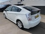 Toyota Prius 1.8 Executive Schuif-/kanteldak met zonnepanelen, Volledig dealeronderhouden! NL-auto, navigatie, stoelverwarming, JBL audio, HUD, adaptieve cruise control, parkeersensoren v&a