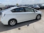 Toyota Prius 1.8 Executive Schuif-/kanteldak met zonnepanelen, Volledig dealeronderhouden! NL-auto, navigatie, stoelverwarming, JBL audio, HUD, adaptieve cruise control, parkeersensoren v&a